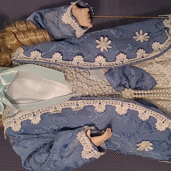 Signed Gustave Wolff 21" Porcelain Doll A00032 Savannah Wimbledon Collection - Picture 3 of 10